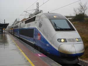 TGV Dúplex Daisy 734 de la SNCF en Figueres Vilafant, estación de Adif. Foto: Miguel Bustos.