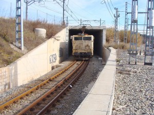 La 269-205 en Martorell circulando por un ferrocarril con doble ancho de vía (métrico e ibérico). Foto: Luis Zamora.