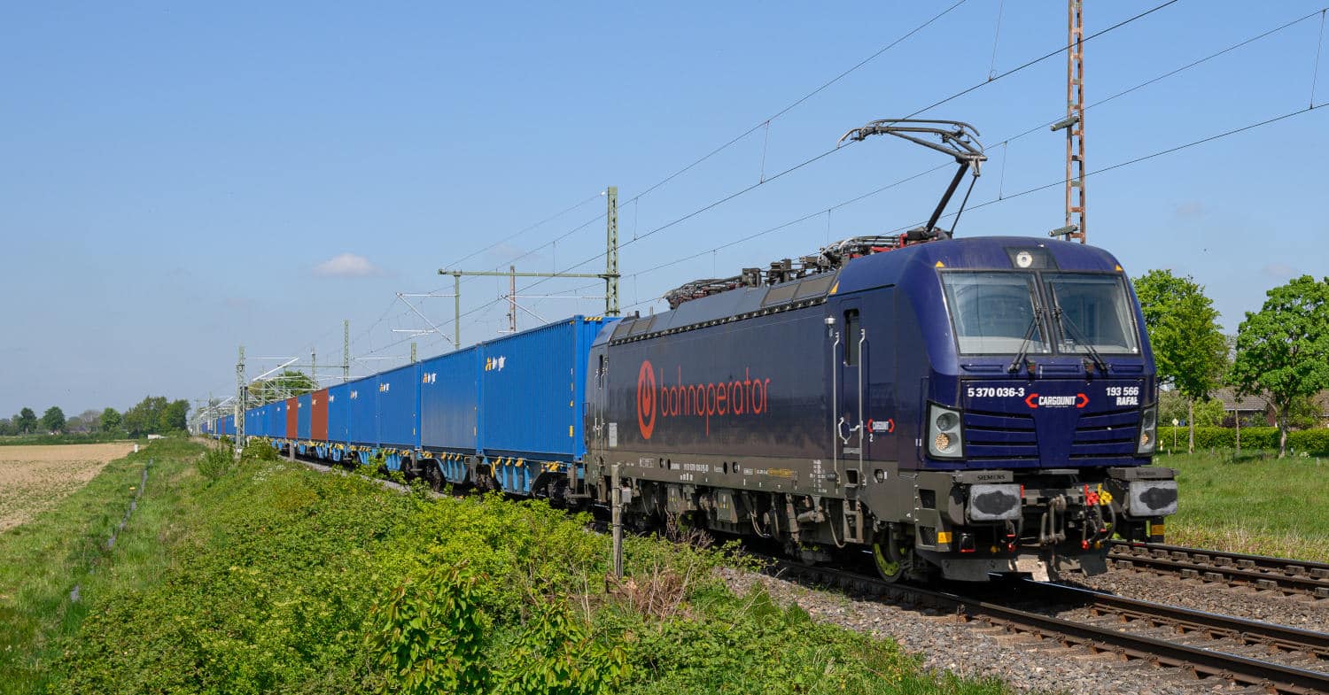 Cargounit to buy up to 100 Vectron and Smartron locomotives from Siemens