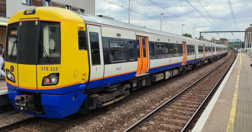 London Overground 377 EMU Electrostar at Kentish Town West station, now part of the Mildmay Line. MIGUEL BUSTOS.